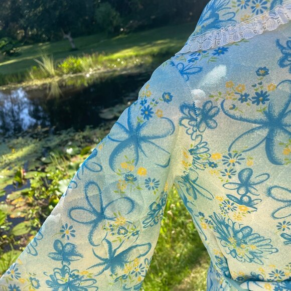 Vintage 1960s Quilted Housecoat – Blue Floral – Retro Loungewear - Picture 5 of 11